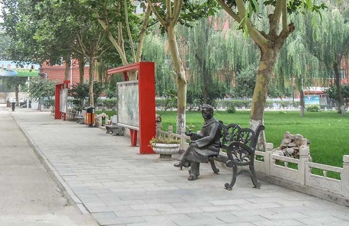 省外學生能報石家莊東華鐵路學校春季班嗎？