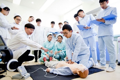 石家莊冀聯(lián)醫(yī)學(xué)中專學(xué)校周六日可以出入學(xué)校嗎？