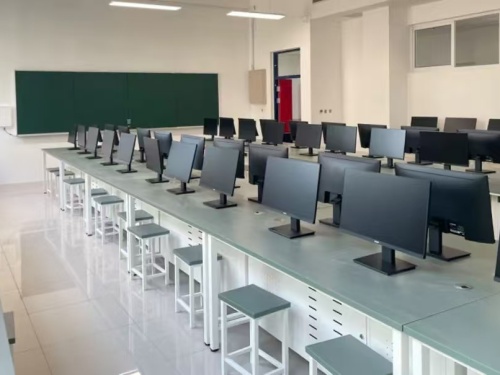 初中畢業(yè)男生學什么技術類專業(yè)好？