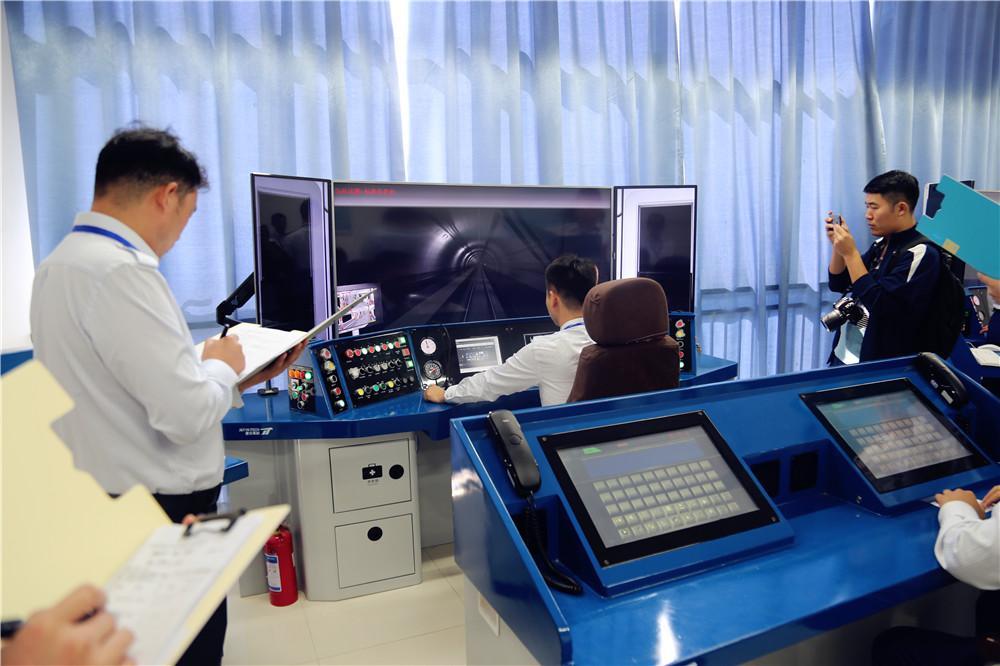 大專畢業(yè)后還能學(xué)火車司機嗎？有哪些要求