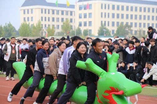 重磅利好！保定 8 個(gè)貧困縣學(xué)子就讀石家莊東華鐵路學(xué)校補(bǔ)助政策全解析